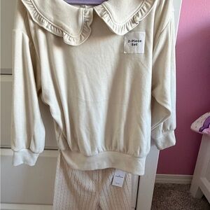 Old Navy Cream Ruffled 2-Piece Set